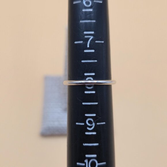 Size 8 Sterling Silver Round Cubic Zirconia Gem Band Ring A5873 - Picture 7 of 9